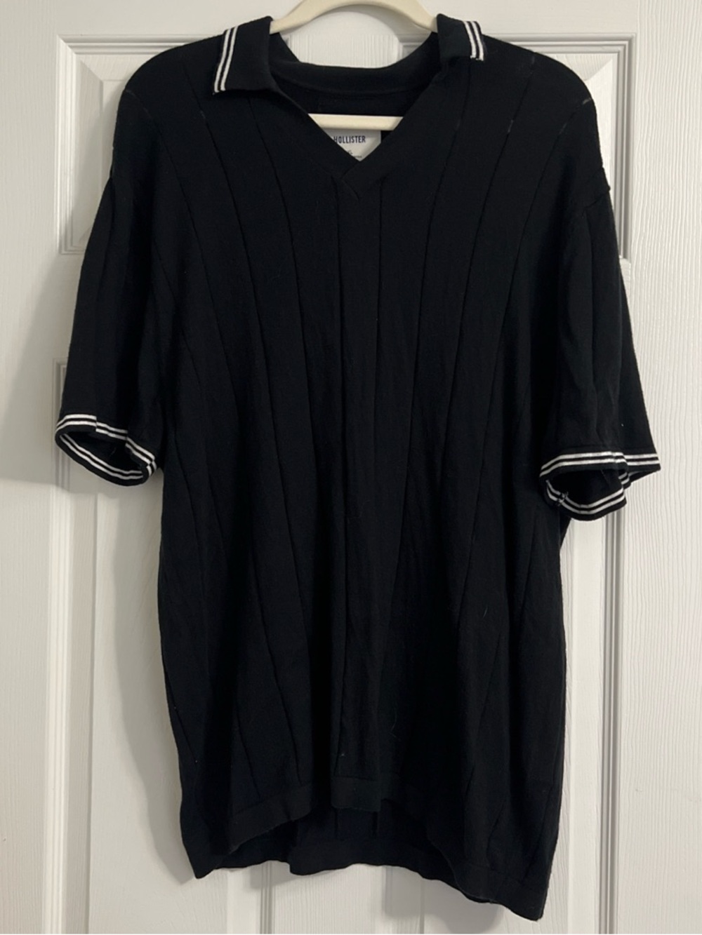 Men’s light sweater collared shirt